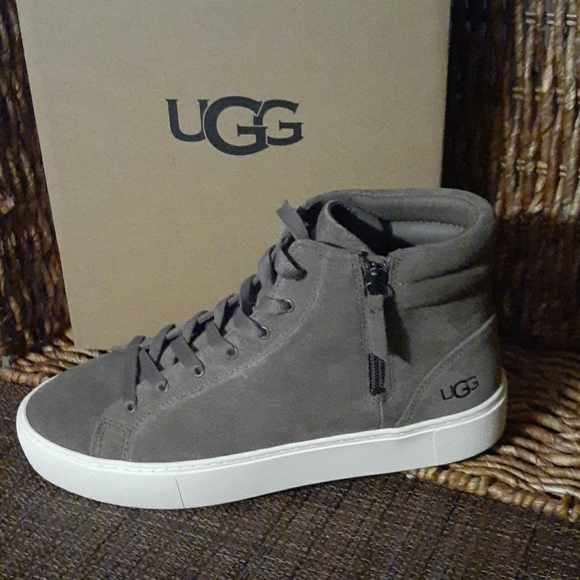 olli uggs